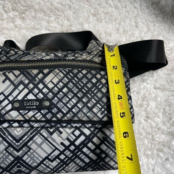 Tutilo New York gray and black Nylon crossbody bag adjustable strap - Picture 3 of 13